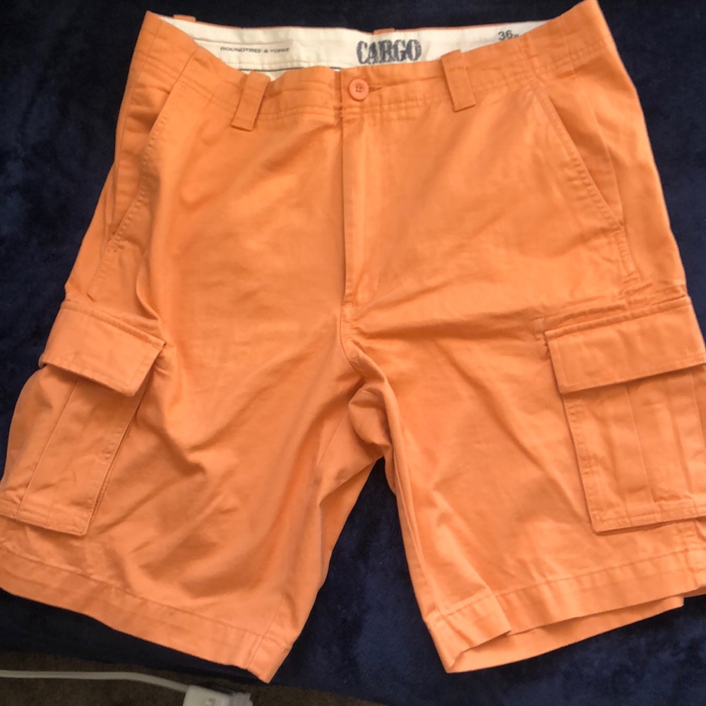 Roundtree and Yorke cargo shorts size 36 waist